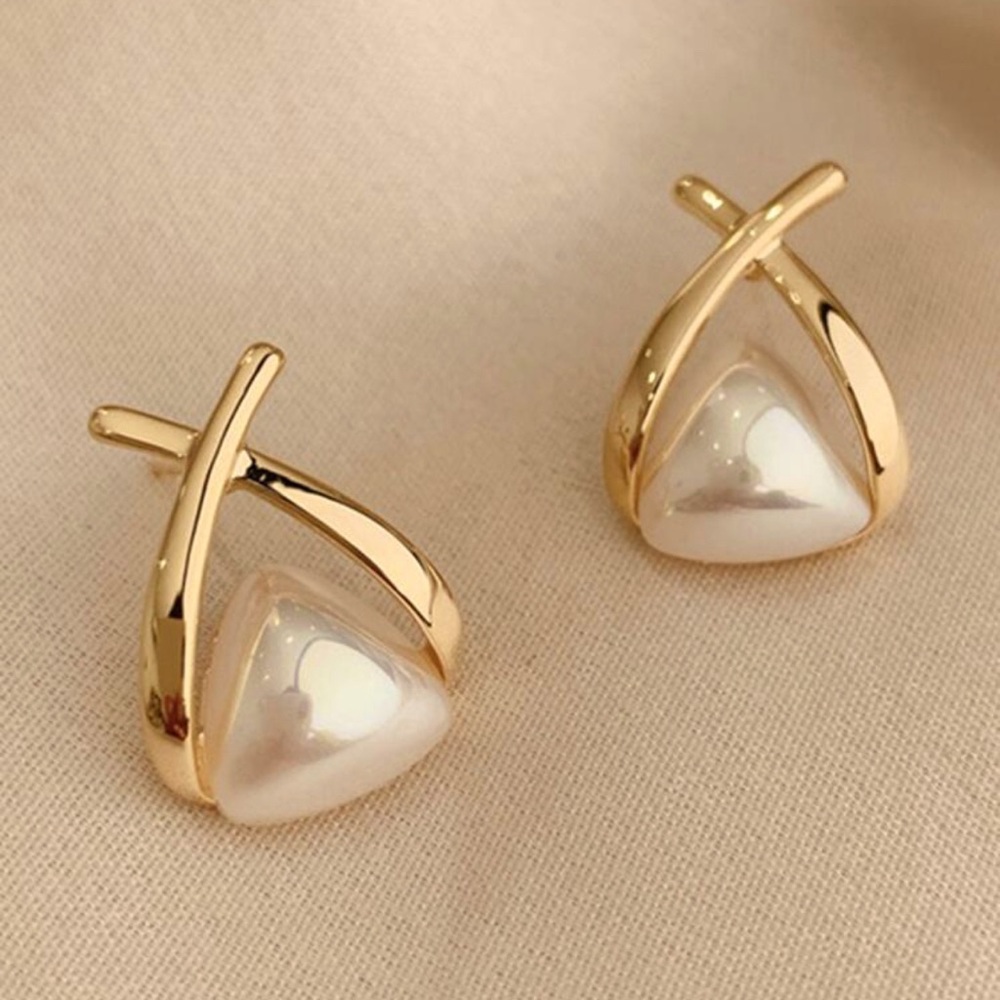 Faux Pearl Decor Stud Earrings